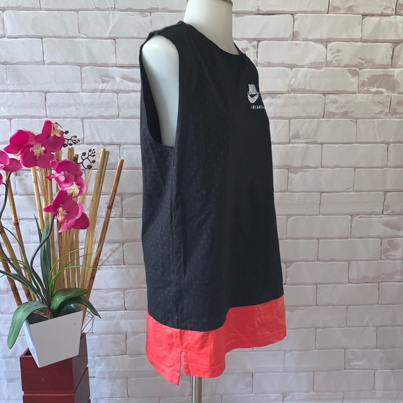 Nike Women's International Muscle Top Black - Picture 3 of 8